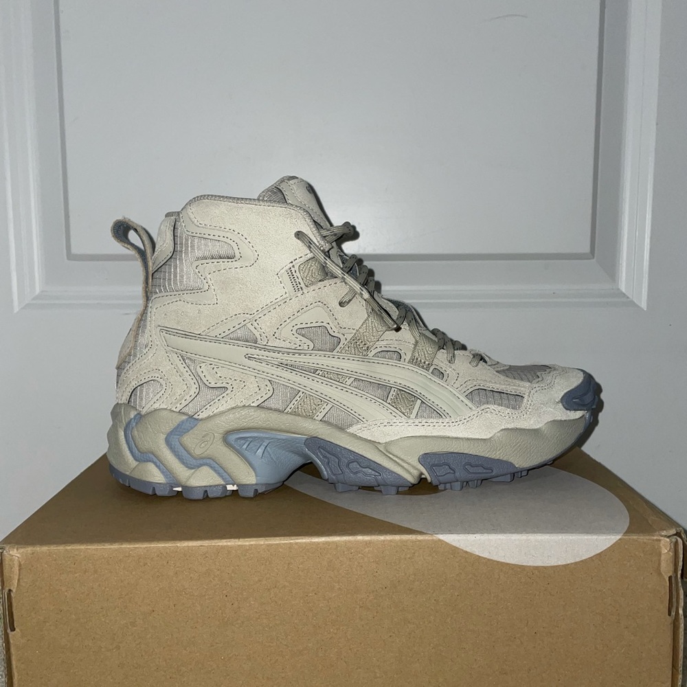 Asics Gel-Nandi Hi (Size 8.5)